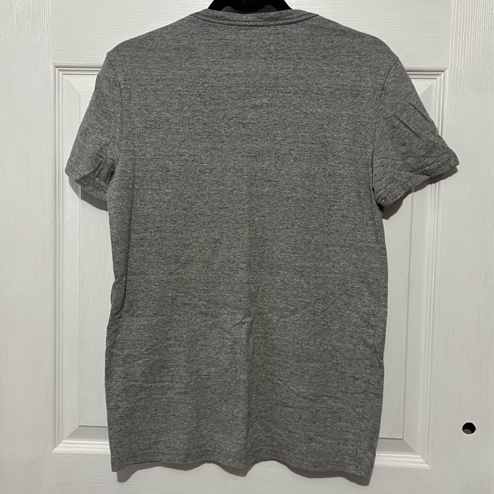 💗 American‎ Eagle Outfitters - Mens Heather Gray T-shirt - Picture 6 of 8